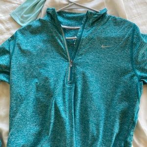 Medium Nike pullover